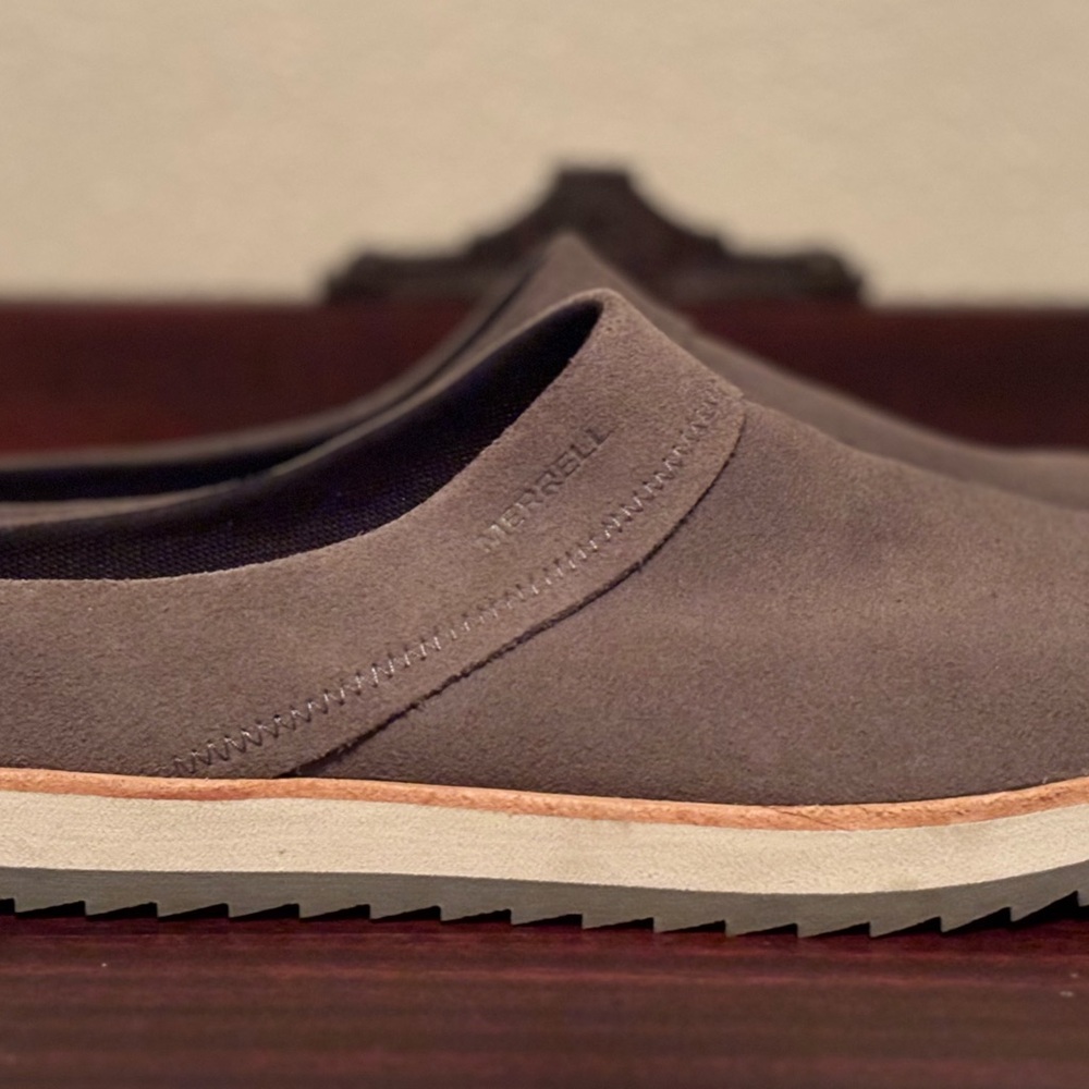Merrell Juno Slip on Clogs Womens Sz 8 EUR 38.5 Gray Suede Leather Slipper Shoes